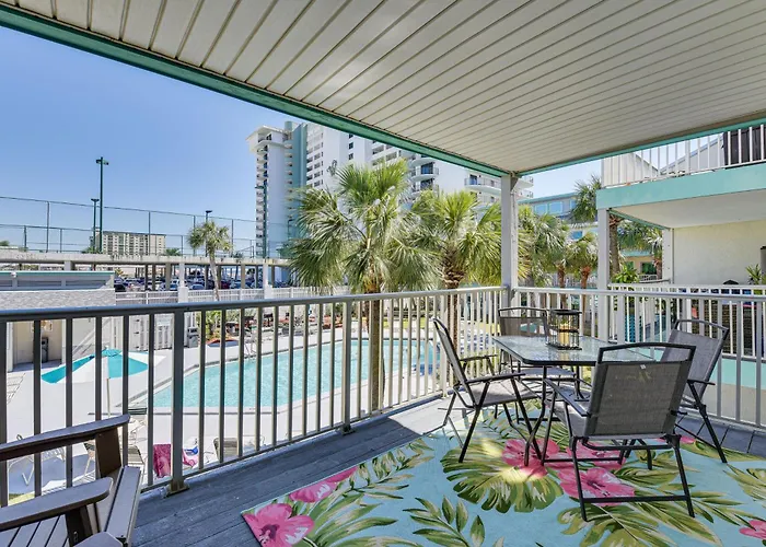 Panama City Beach Condo With Pool And Beach Access!